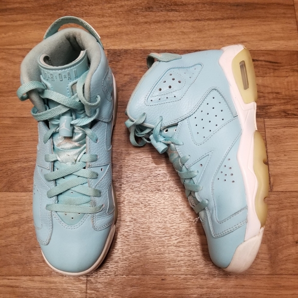 Air Jordan 6 Retro "Pantone" Sneakers /Sz 6.5 - Picture 3 of 8